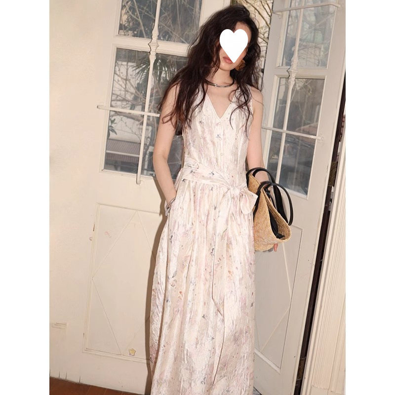 现货素舶 2025新款皱感印花V领系带夏日甜美设计花苞连衣裙女