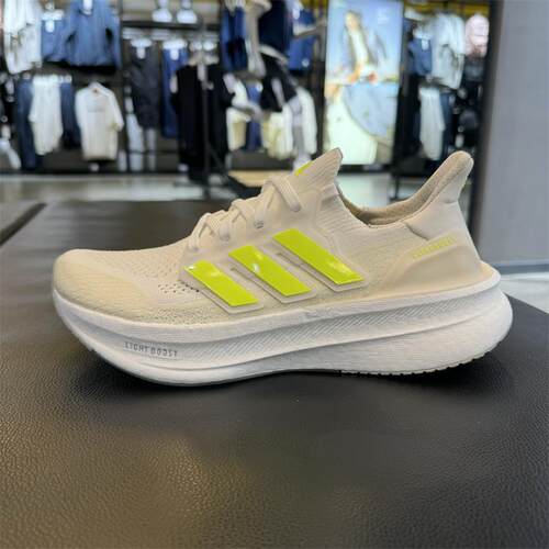 阿迪达斯女运动鞋轻便透气