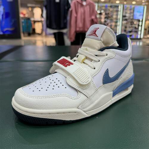 NIKE耐克女低帮NIKE耐克女篮球鞋