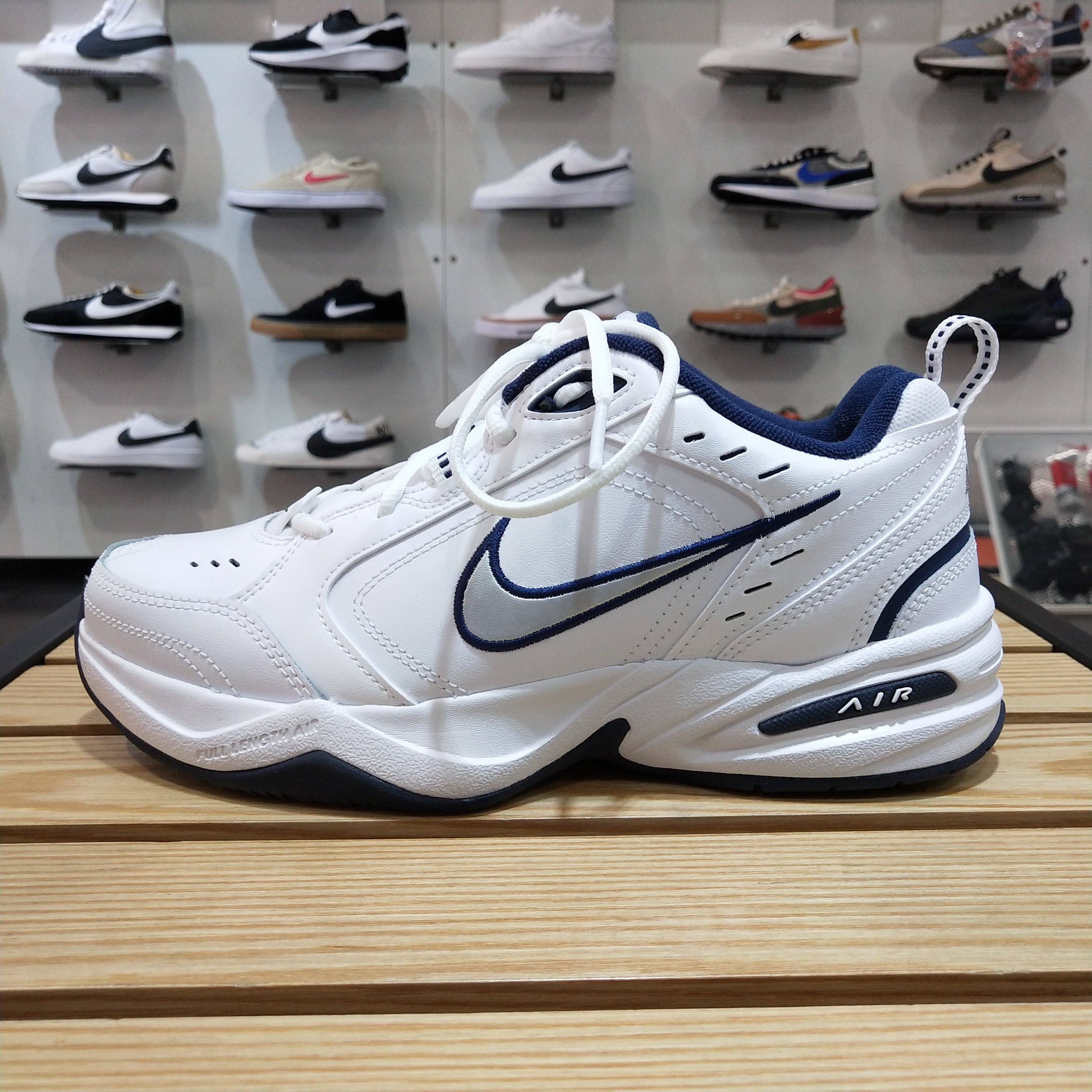 NIKE耐克男鞋AIR MONARCH IV复古老爹鞋休闲运动跑步鞋415445-102