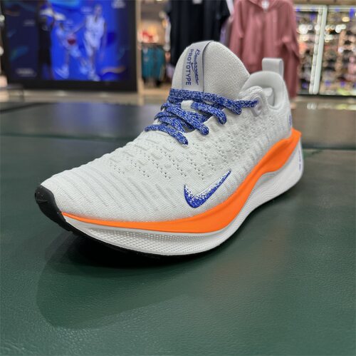 NIKE耐克女跑步鞋轻便透气
