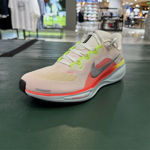 NIKE耐克男跑步鞋缓震透气