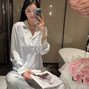女缎面拼接高级感睡衣
