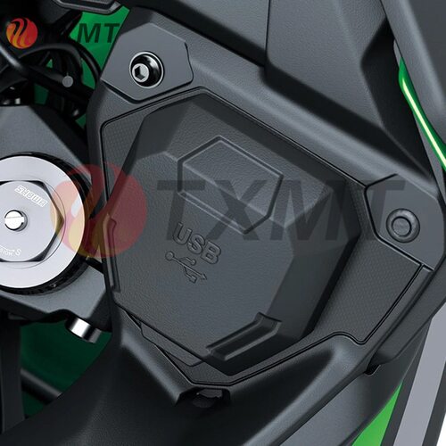 适用川崎 异兽 Versys 650 22-24 年 改装车载手机快充 USB充电器