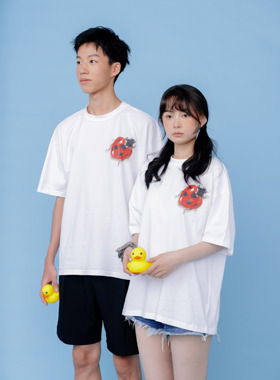 DDCHENG小众2021白色圆领纯棉合身数码喷印瓢虫印花短袖 dd cheng