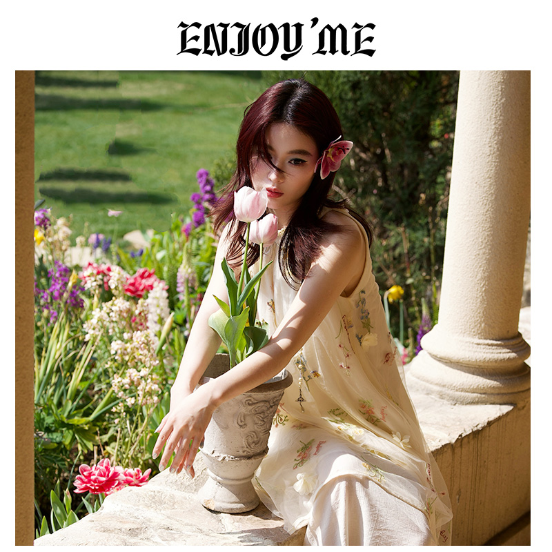 ENJOYME法式刺绣无袖挂脖连衣裙