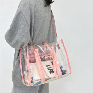 透明果冻PVC斜挎包女2026新款 防水游泳单肩包沙滩健身旅行包 个性