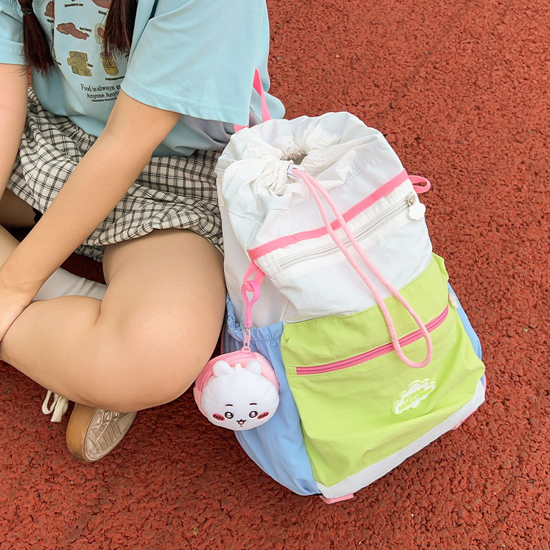日系多巴胺撞色双肩包少女户外旅行背包轻便羽毛球包运动休闲书包