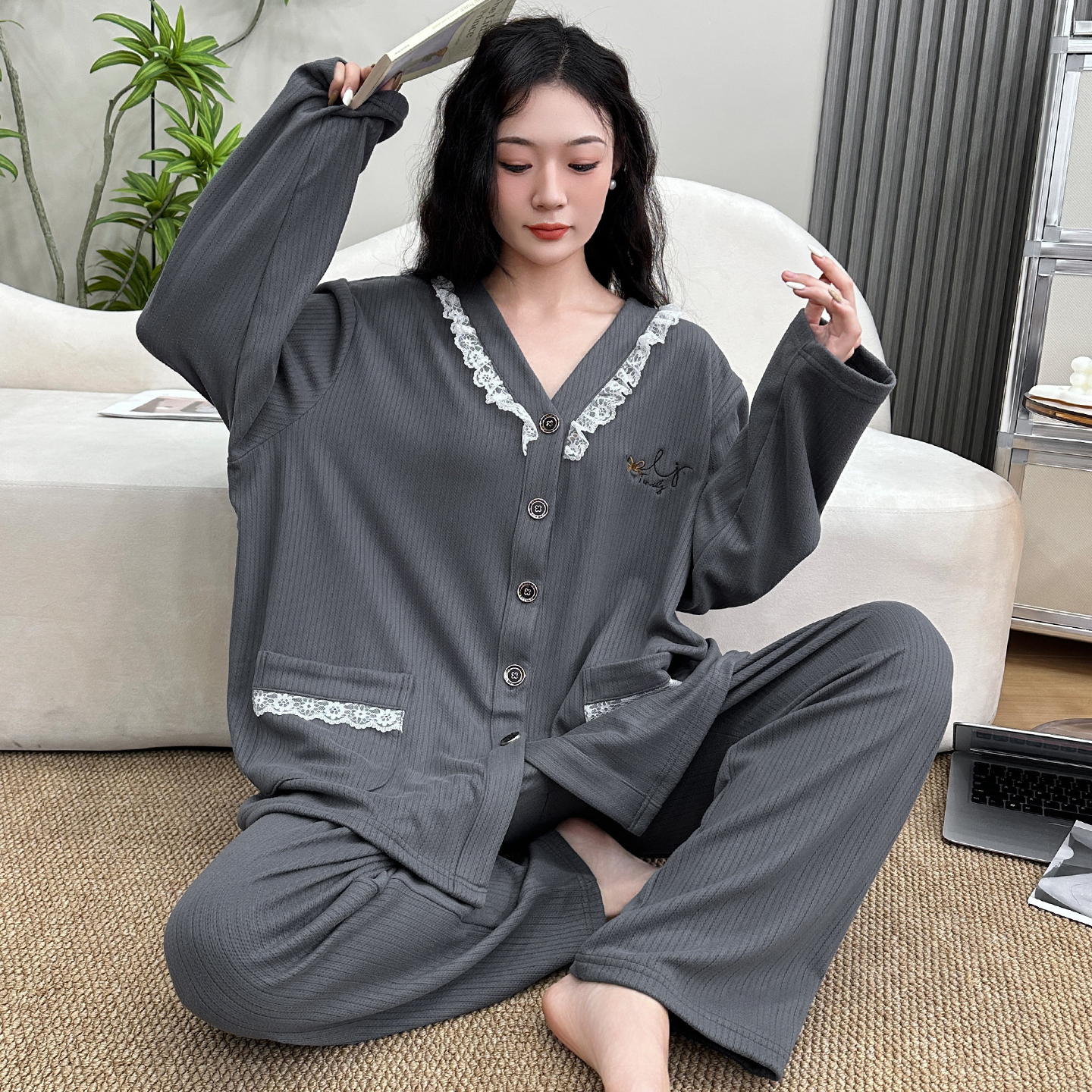 哲境女德绒200斤保暖睡衣大码