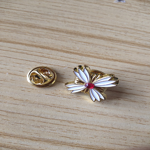 日本检查官徽章秋霜烈日旭日菊花瓣胸针日剧检事 Hero 律政英雄