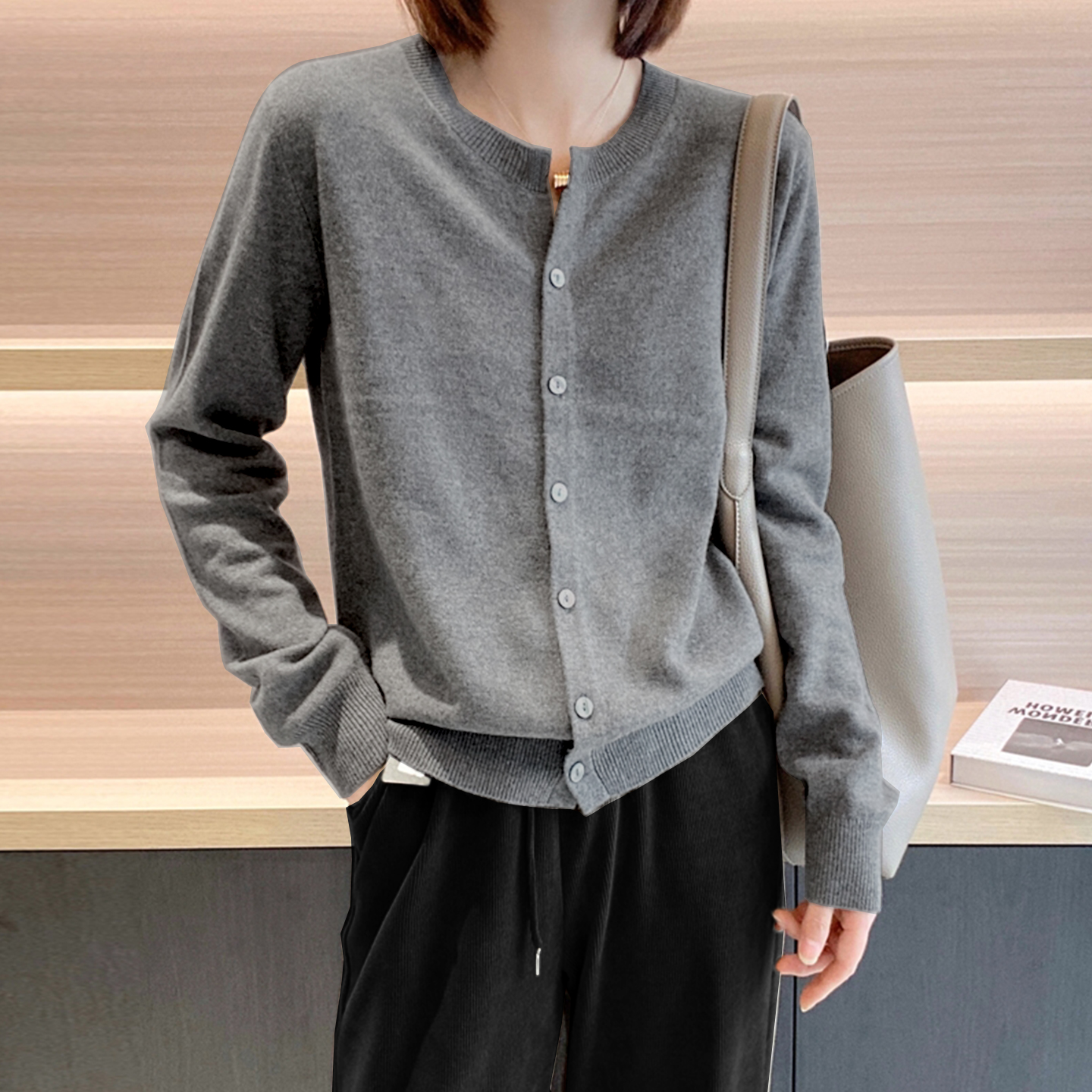 外搭灰色高级感针织开衫外套女
