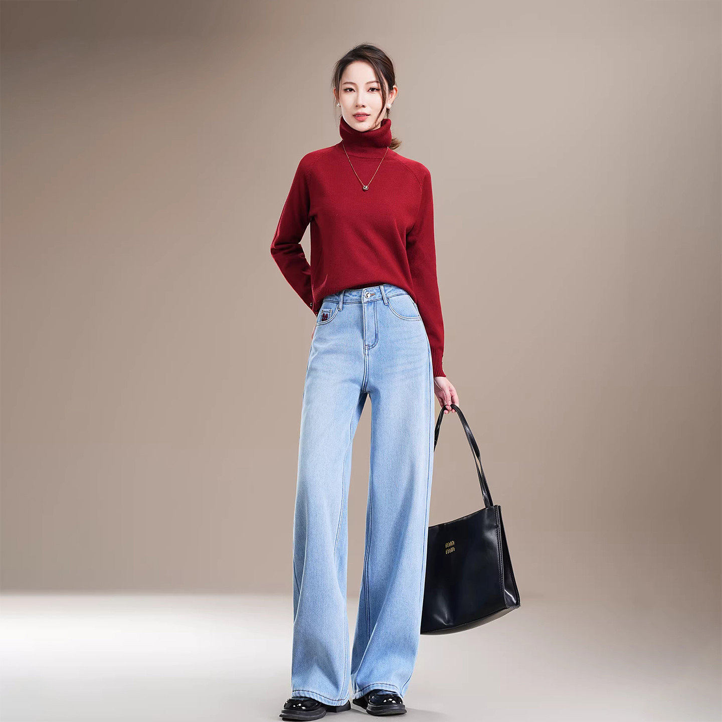 超好看高端刺绣直筒牛仔裤女春秋季2026新款浅蓝色高腰窄版阔腿裤