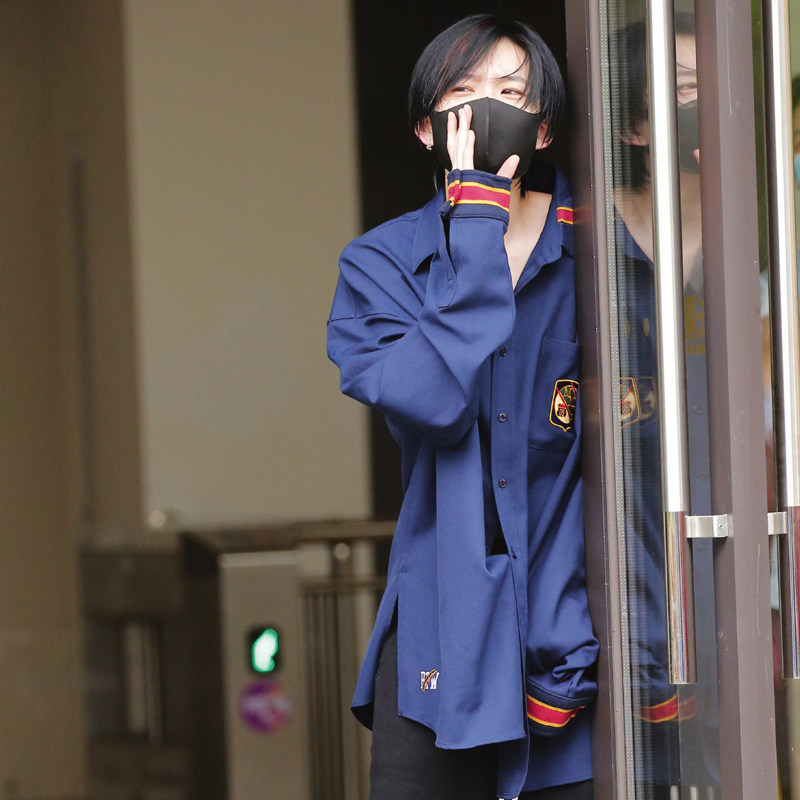 陆柯燃金泰亨同款衣服潮流复古韩版学院风刺绣长袖衬衫男女外套秋