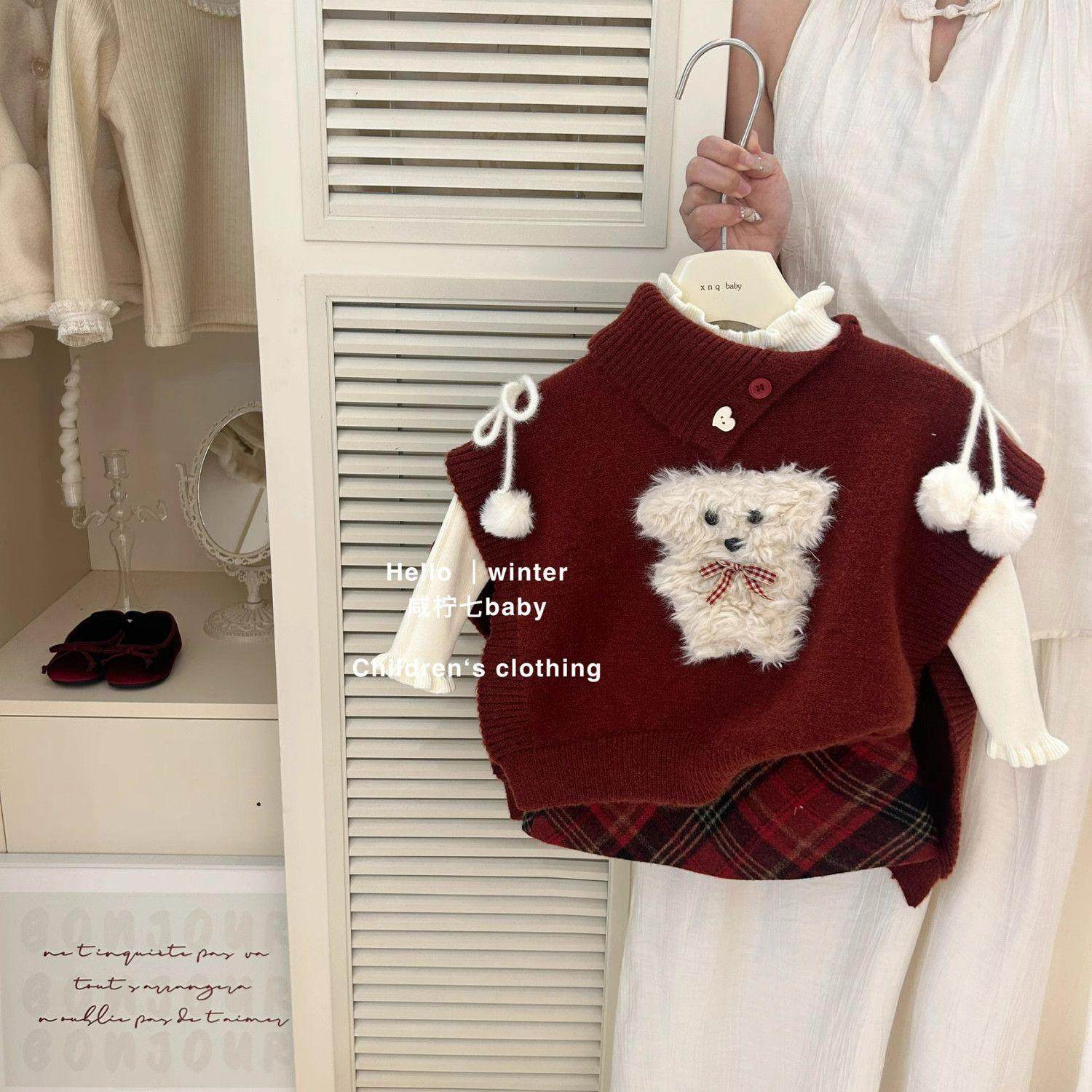 韩国童装2025秋冬新年款红色可爱毛绒小狗针织马甲女童红格半身裙