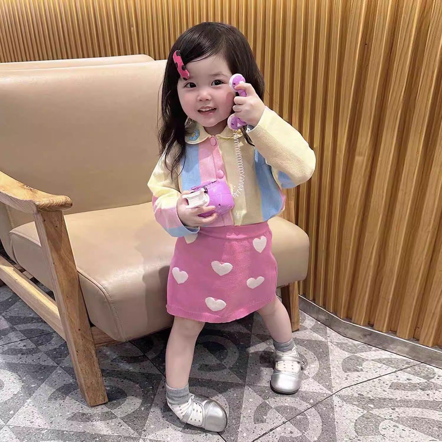 韩版女童春季彩色条纹娃娃领毛衣