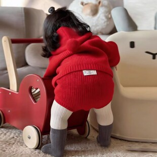 韩版女童2025秋冬新款红色针织套装女宝宝可爱精灵帽毛衣开衫短裤