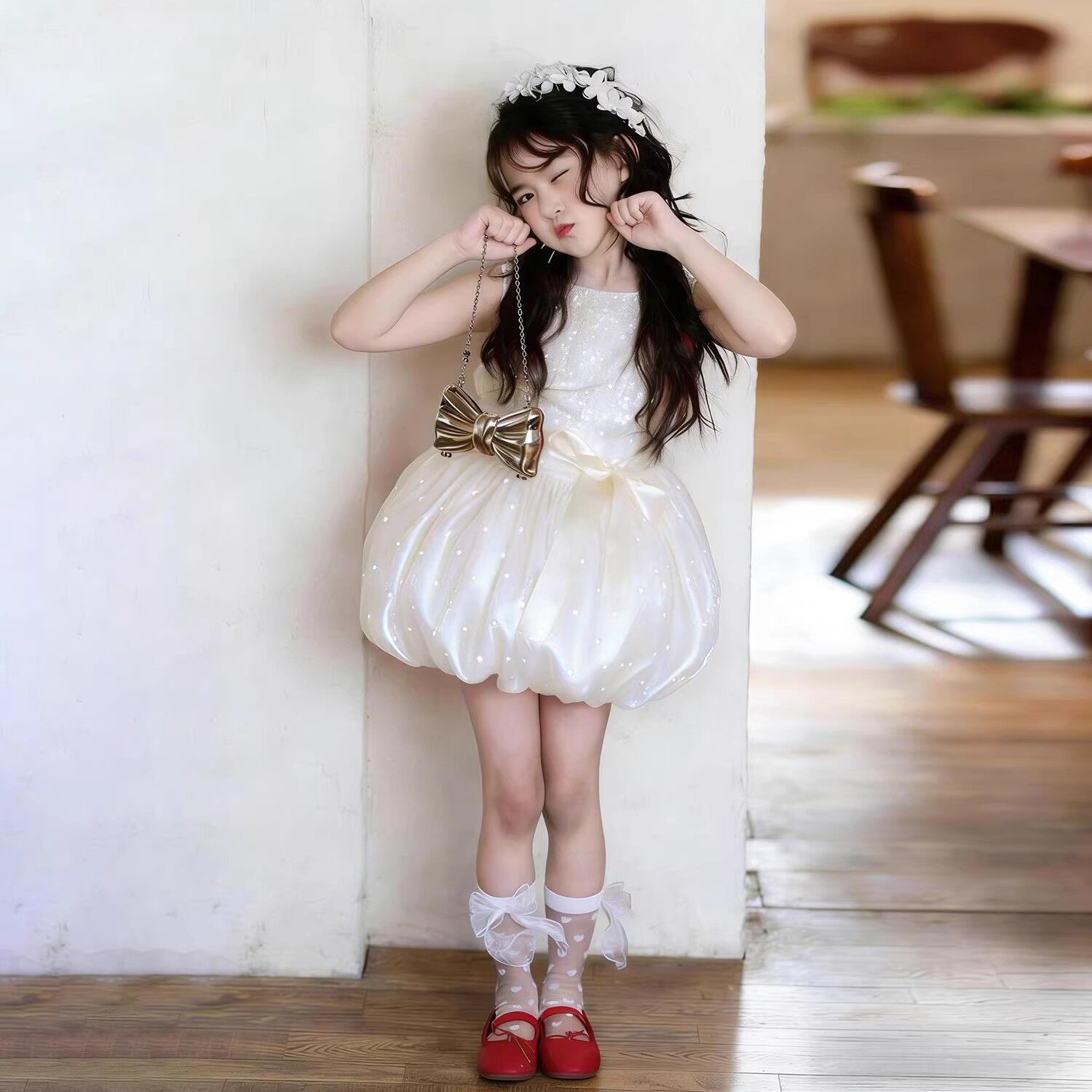 韩版女童2026夏季新款米杏色蝴蝶结缎带花苞裙小女孩亮闪闪公主裙