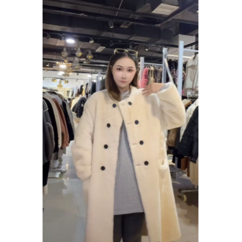 HERDERS  “小软羊系列”（白雪女神）长款圆领皮毛一体 40603