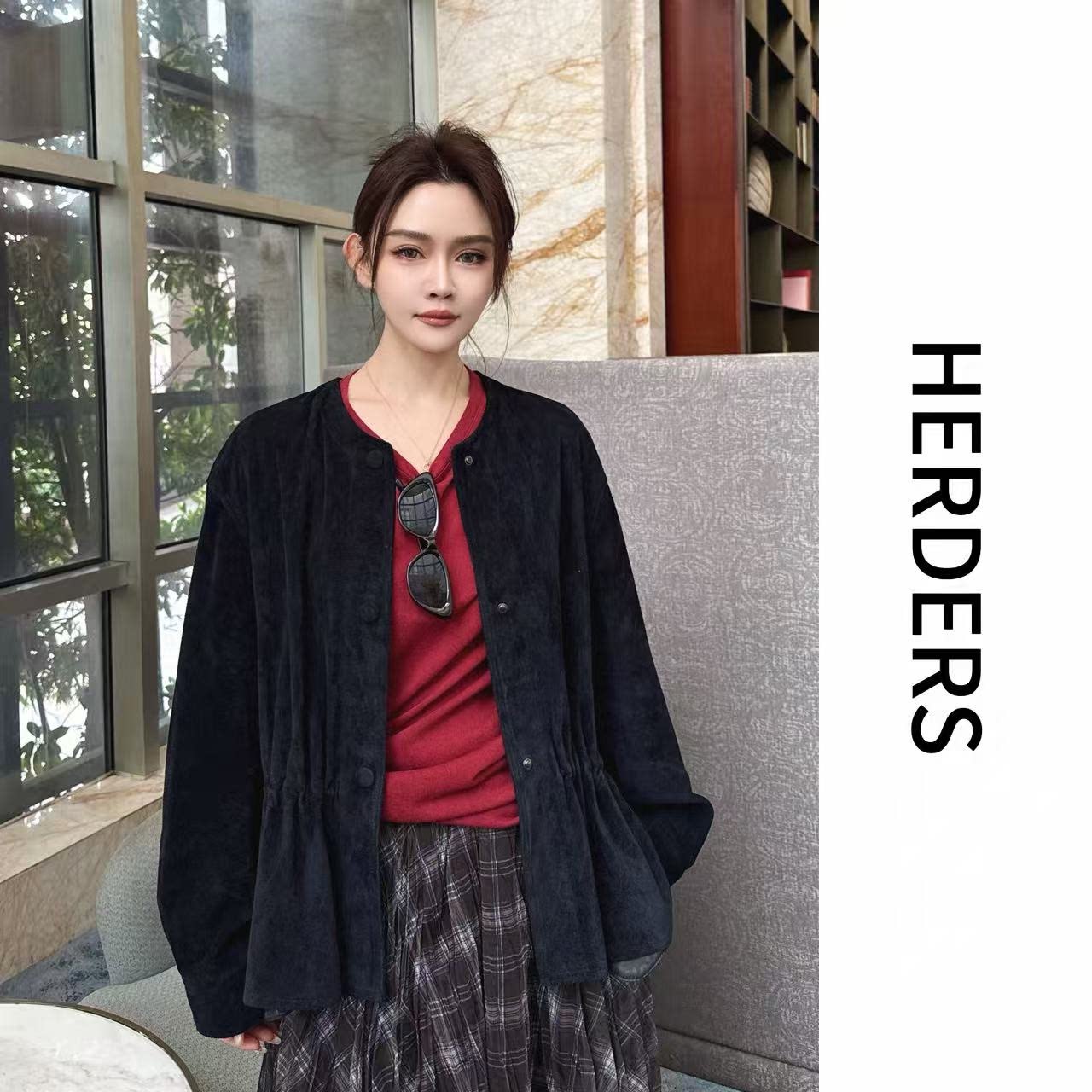 HERDERS 短款圆领长袖反皮衣