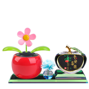 汽车摆件车载车用香水香薰太阳能花苹果车内饰品摆件装饰用品大全