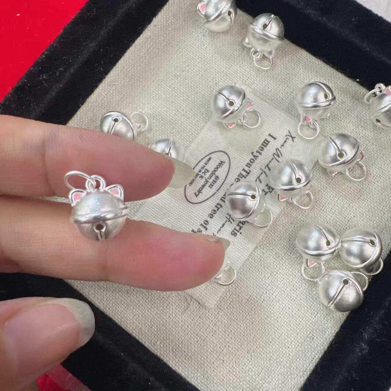 立大福足银一步一响Kitty