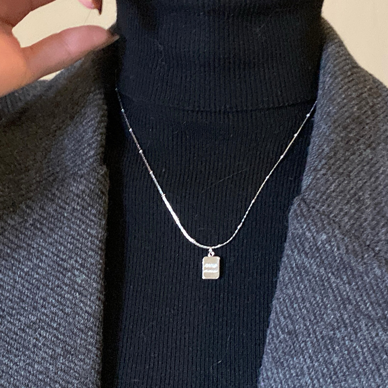 方牌字母项链女气质经典