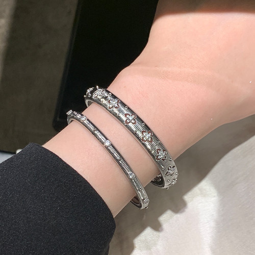 宫廷拉丝镂空四叶草手镯女开口