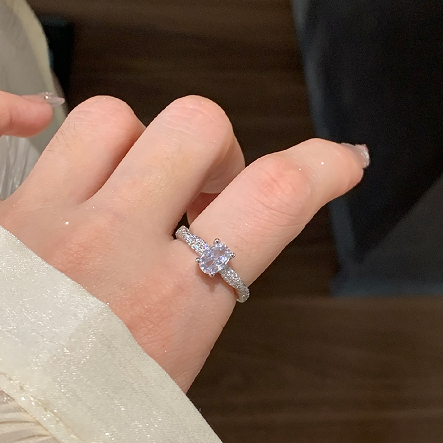 旋转芭蕾鸽子蛋戒指女优雅时尚感