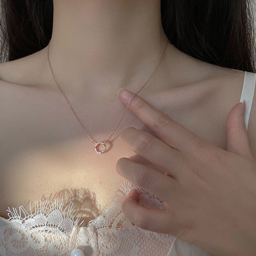莫比乌斯环项链女钛钢锁骨链高级
