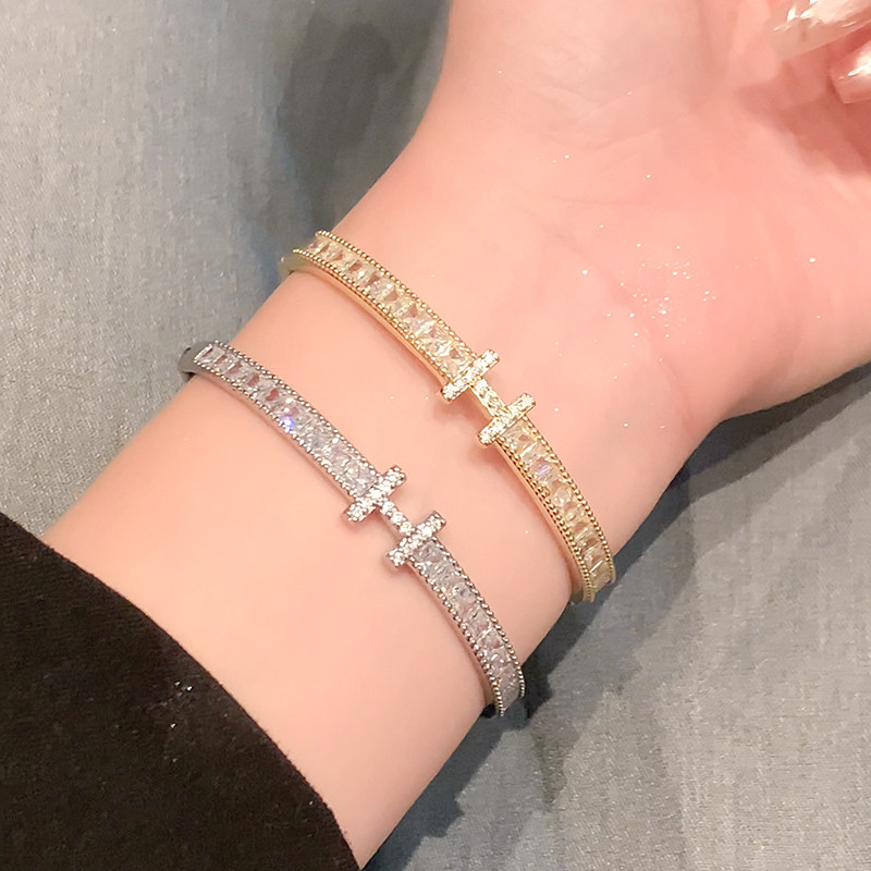 H字母锆石手镯子女生款银色素圈手镯手链轻奢小众精致手环手饰品