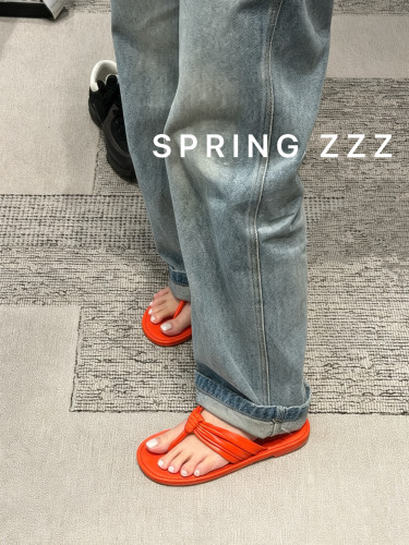 【Spring zzz】沙滩度假！2026夏季新款褶皱柔软小羊皮夹趾人字拖