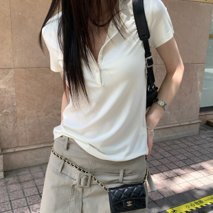 TABLE-韩系辣妹排扣半开领设计短袖修身显瘦百搭上衣短袖T恤61143