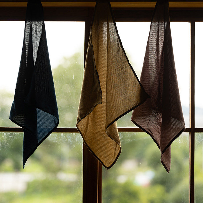 封面是花有机棉植物染手帕