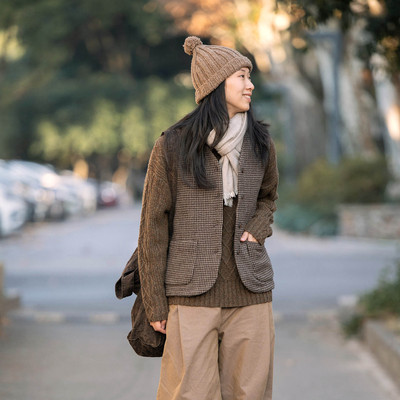 封面是花100%羊毛色织格v领背心