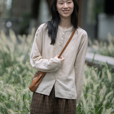 封面是花亚麻棉立领长袖衬衣