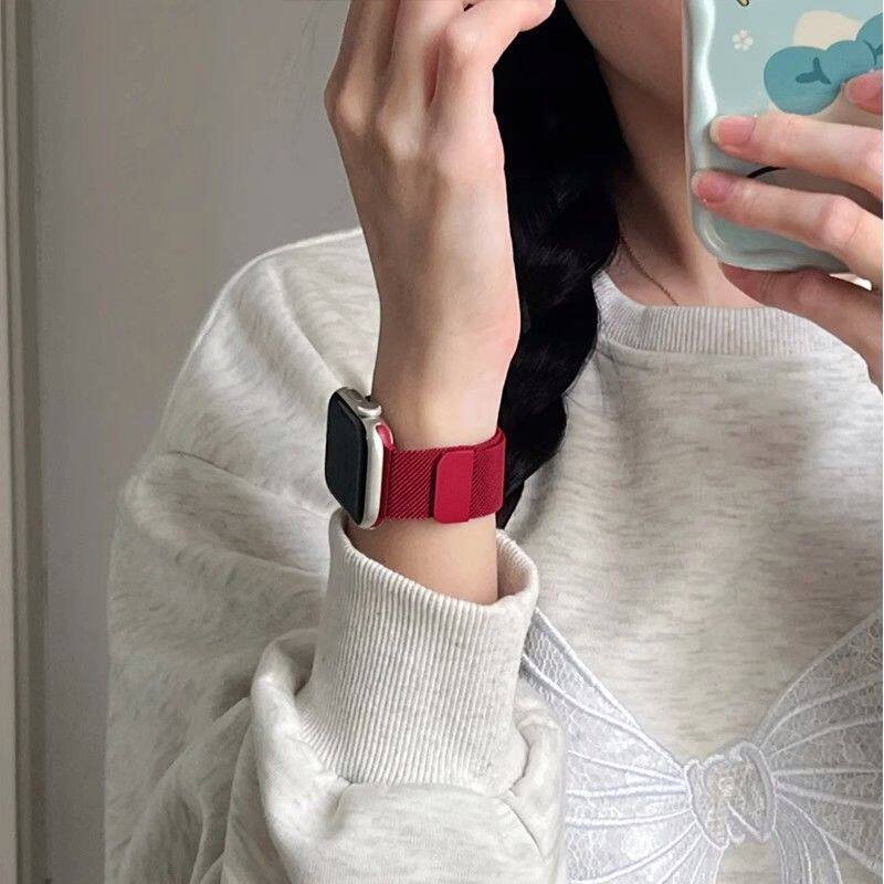 适用Applewatch11腕带新年红色米兰磁吸尼斯苹果手表SE高颜值男女