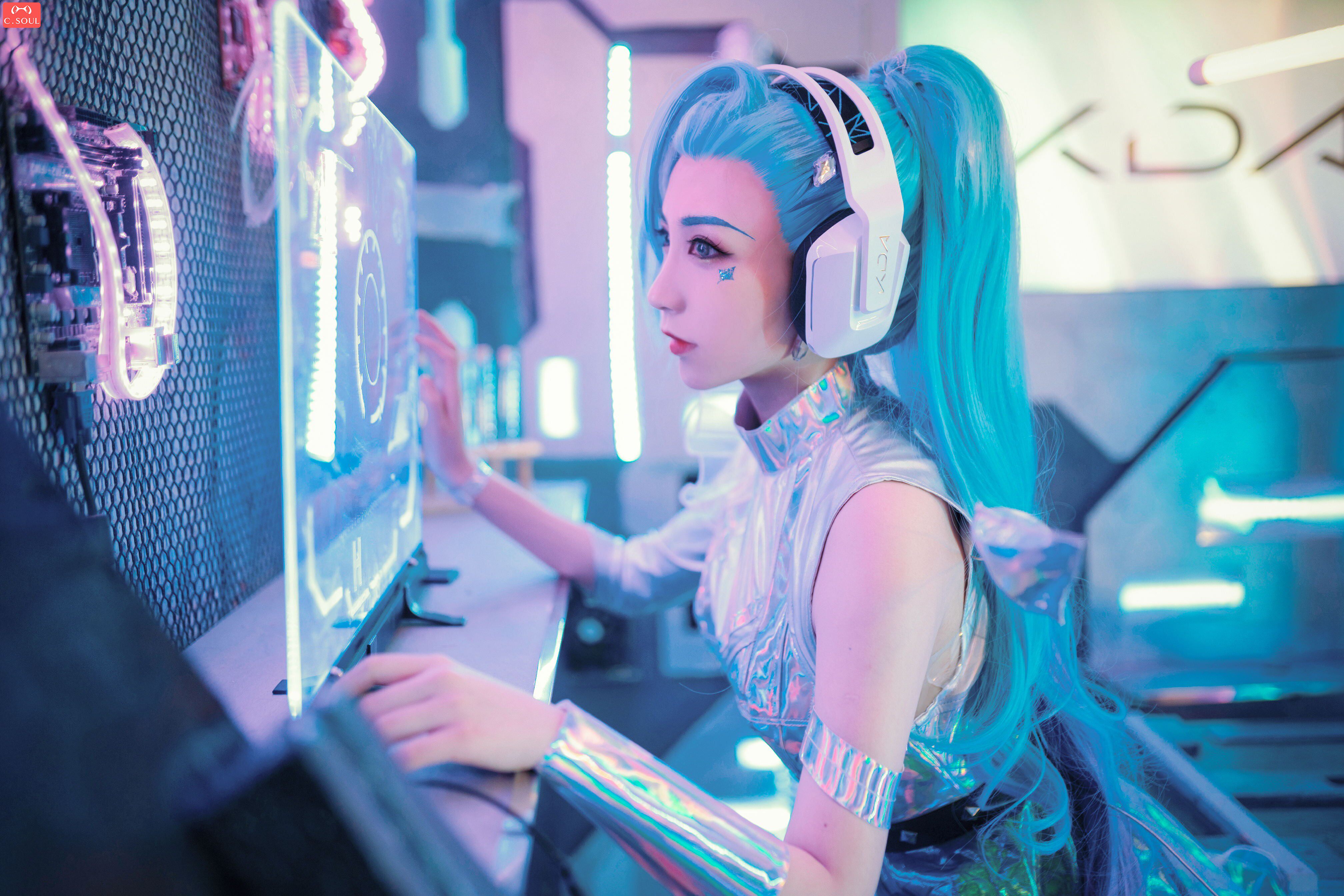 lol英雄联盟星籁歌姬萨勒芬妮k/da all out翅膀鞋子麦克风全套装