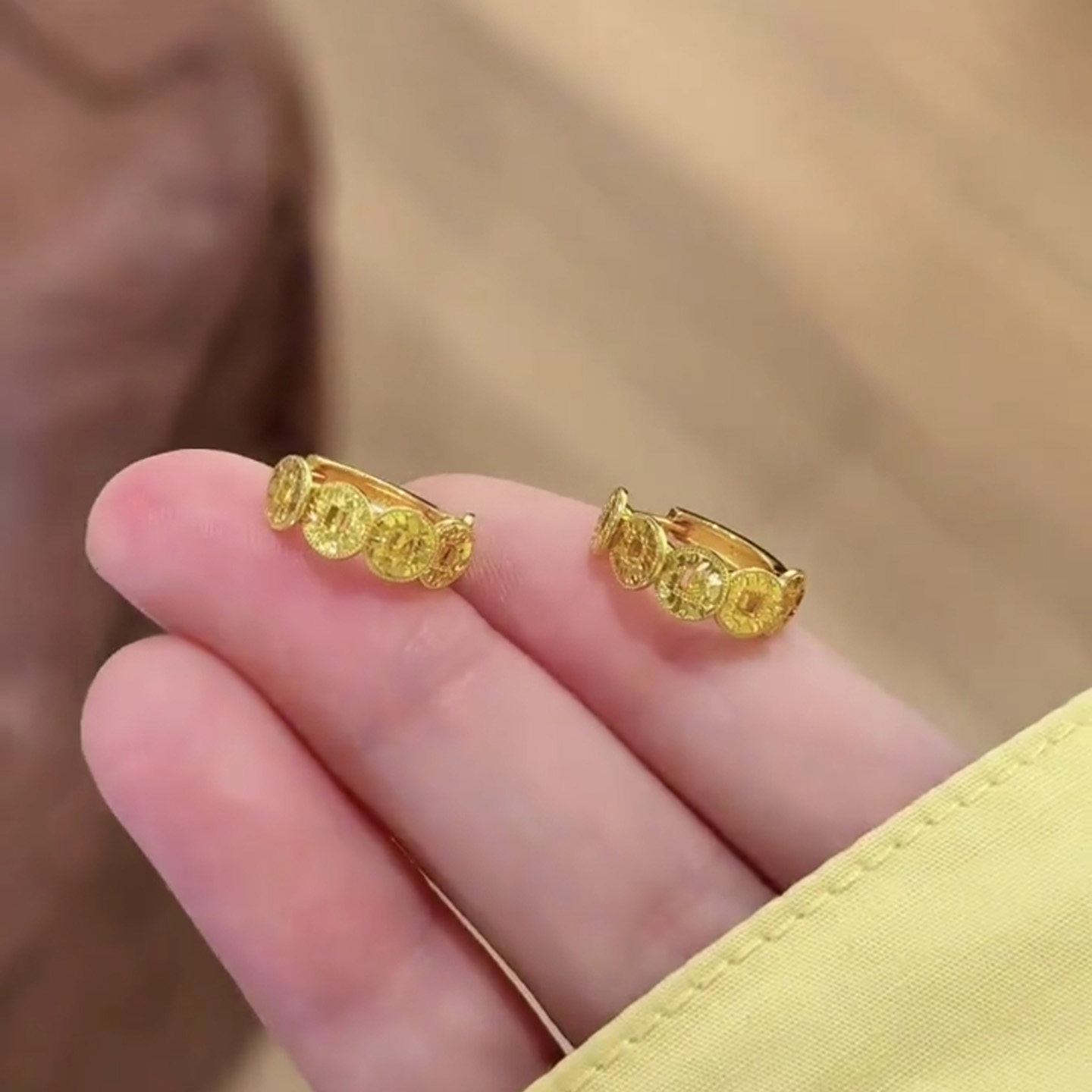 金色碎碎冰钱多多耳环