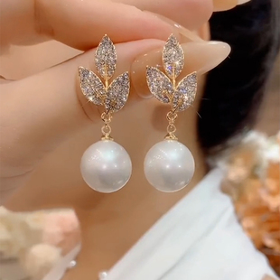 高级感独特珍珠耳环气质精致耳饰2023年新款潮爆款纯银针耳钉饰品