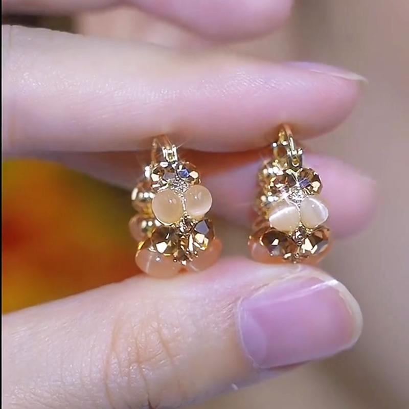 镶钻小众设计感咖色耳饰时尚