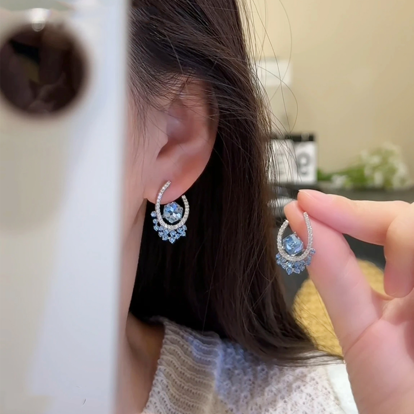轻奢小众满钻蓝色水晶耳环女