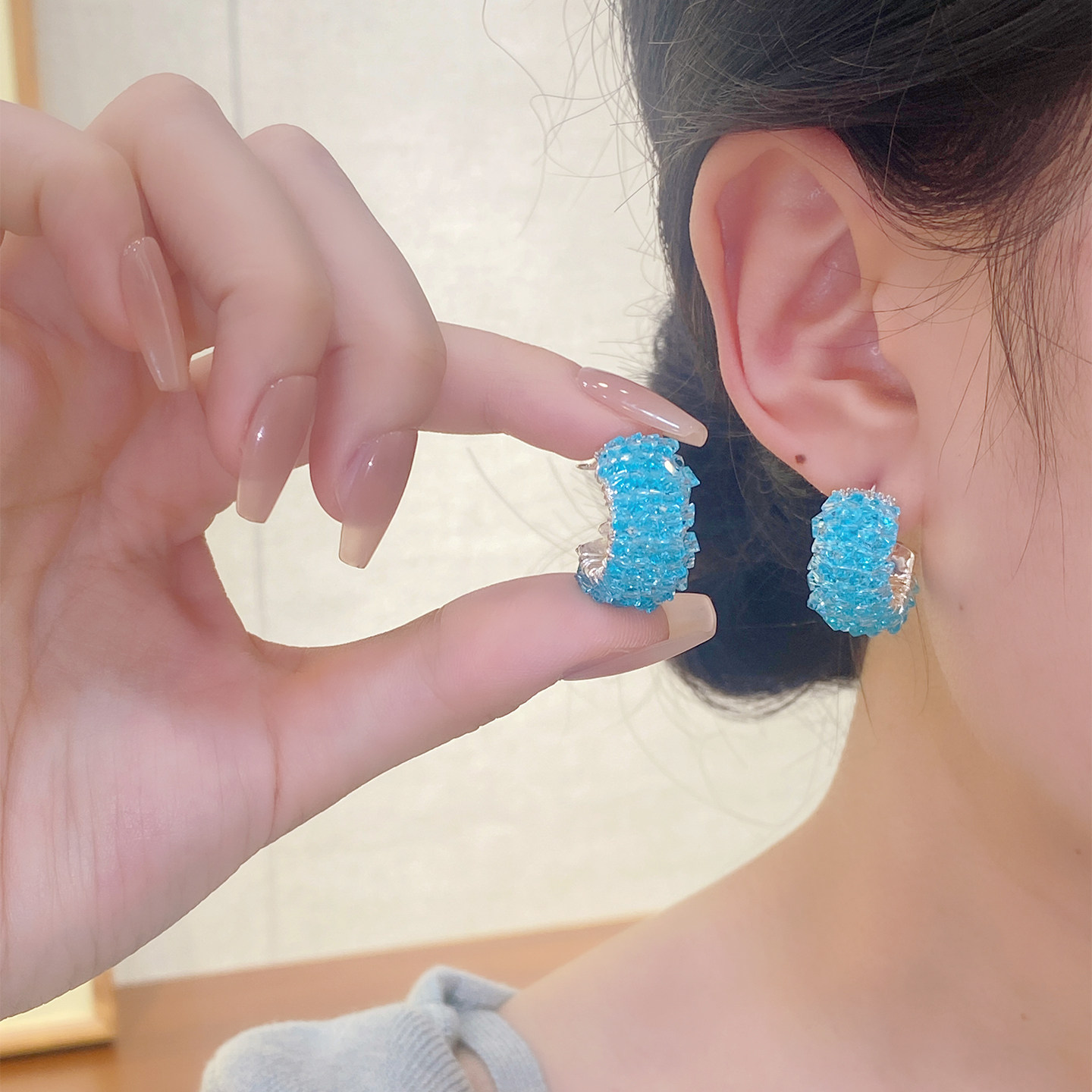 轻奢高级感蓝色满钻耳钉