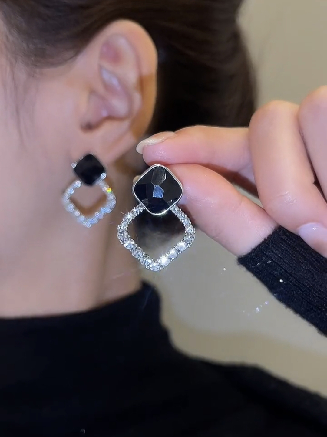 日韩2022年新款潮高级感气质名媛耳环银针耳坠黑色菱形耳饰气质款