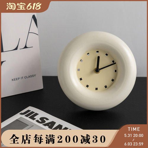 法式奶油圆形钟ins风卧室床头静音钟表简约现代装饰摆件复古挂钟