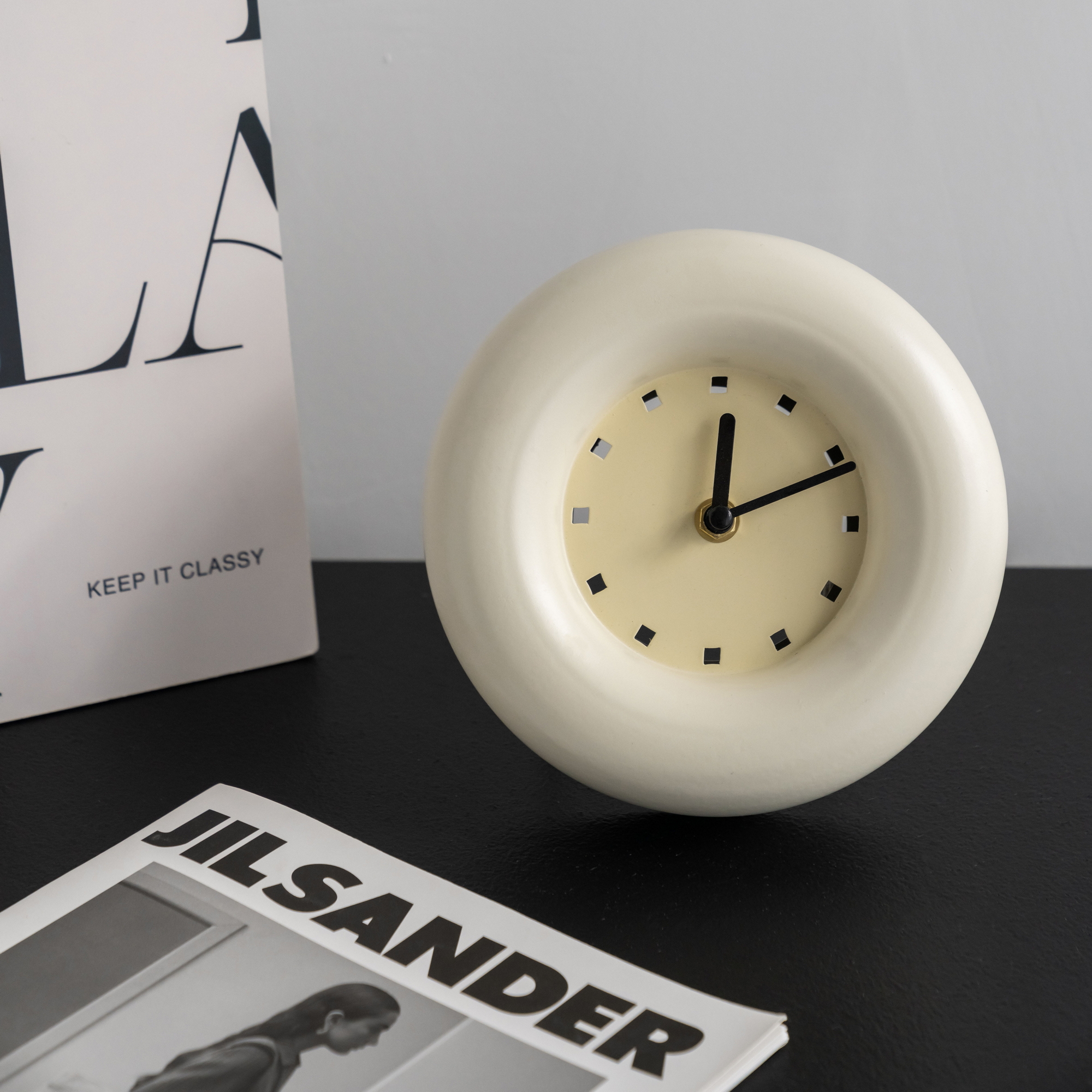 法式奶油铁艺静音卧室圆形钟表