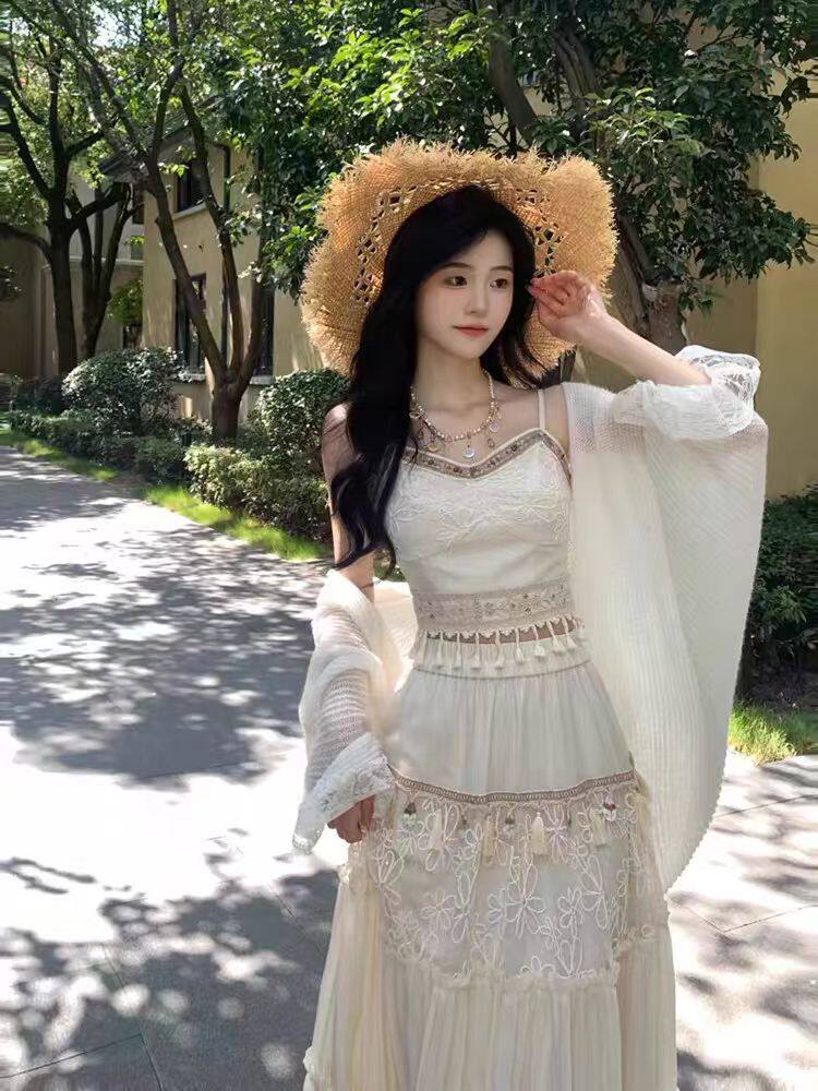 重工刺绣拼接杏色套装裙女早秋复古民族风吊带上衣流苏半裙两件套