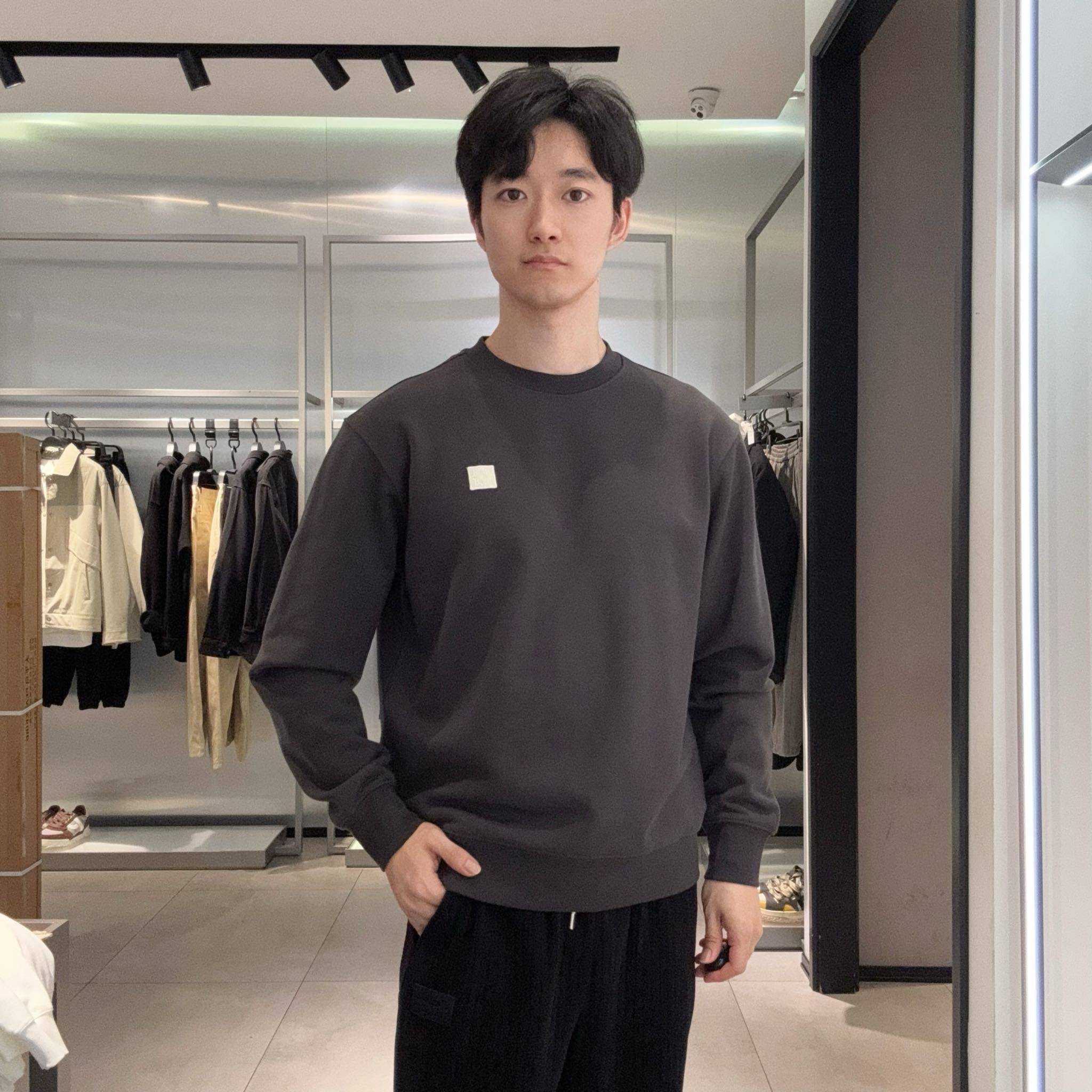 太平鸟男士简约时尚卫衣B1CRE4329