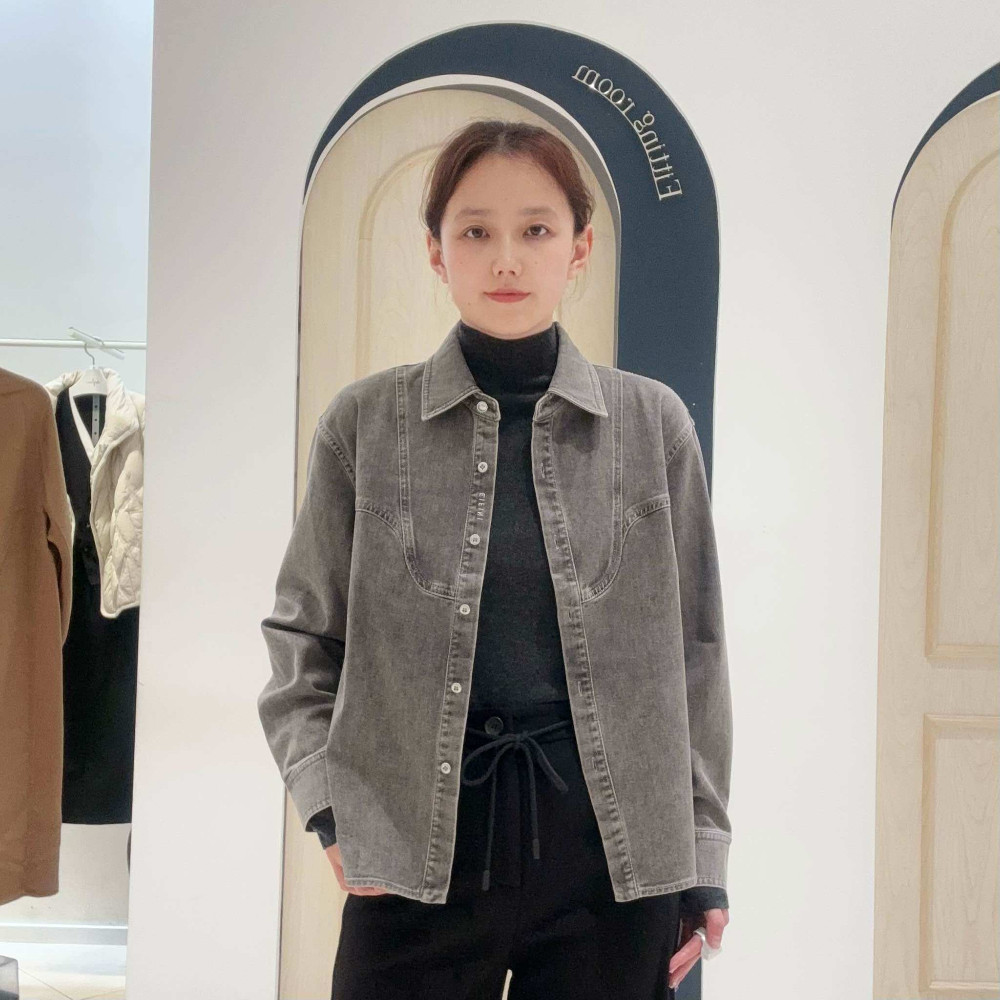 伊芙丽女士简约时尚衬衫1FB122702