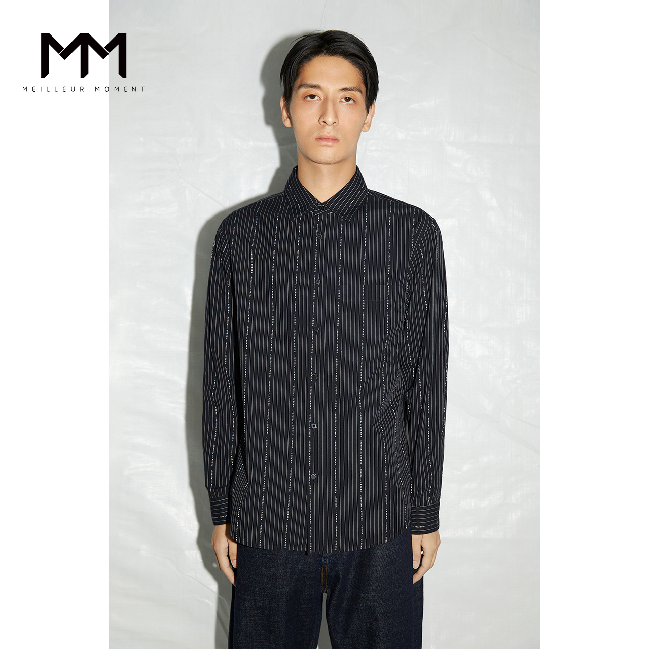 AM麦檬秋长袖简约设计黑色字母条纹衬衫男9C8220671