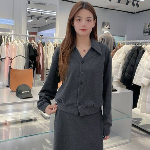 太平鸟女士简约时尚品质针织上衣A1FCF330F
